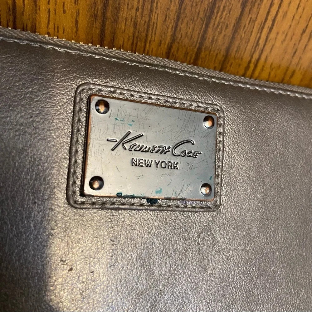 🛍️3/$30 Kenneth Cole  women’s metallic‎ wristlet wallet - Picture 2 of 13